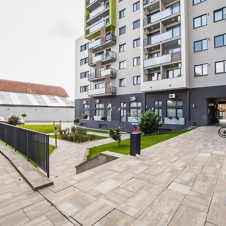 Elegant & Spacious - Central Apartment Oradea Luaran gambar