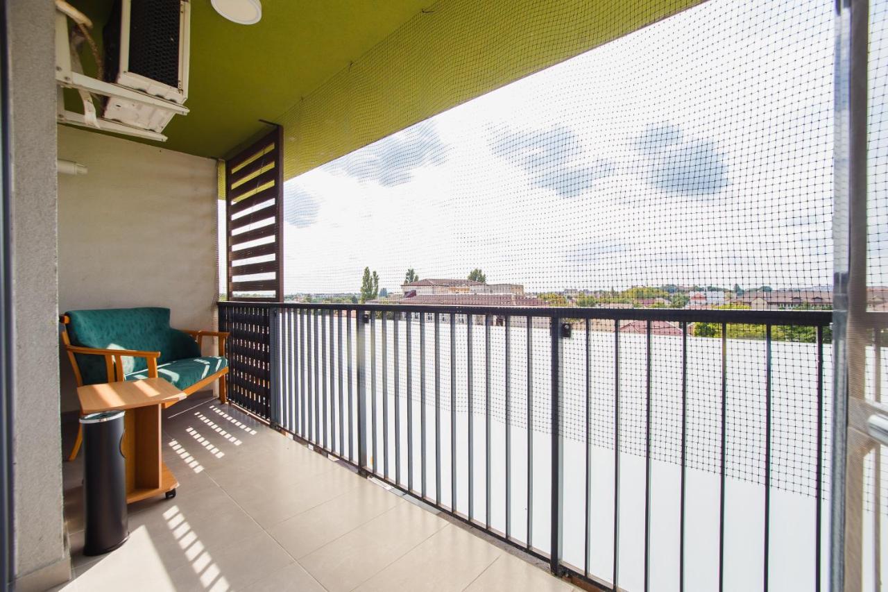 Elegant & Spacious - Central Apartment Oradea Luaran gambar