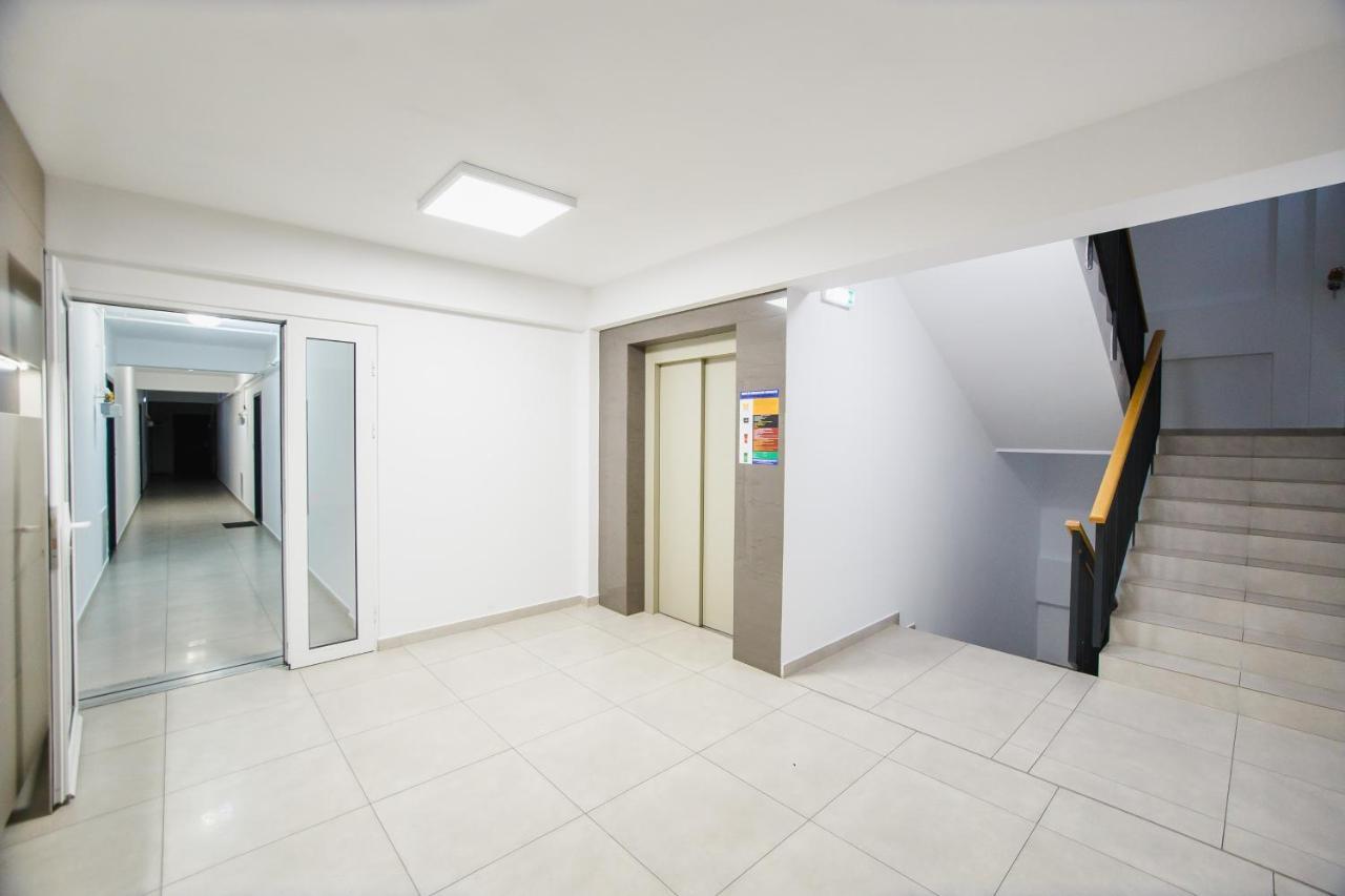 Elegant & Spacious - Central Apartment Oradea Luaran gambar