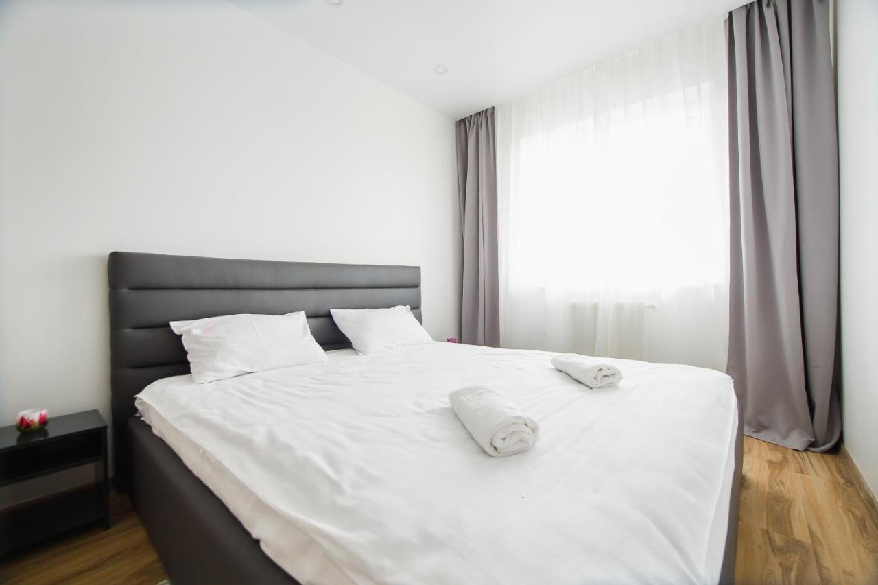 Elegant & Spacious - Central Apartment Oradea Luaran gambar
