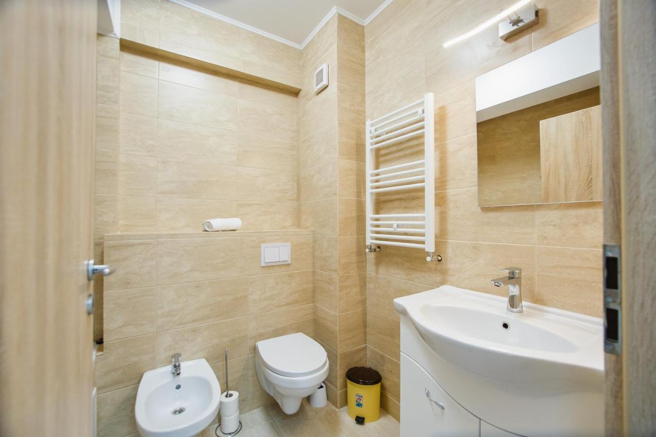 Elegant & Spacious - Central Apartment Oradea Luaran gambar
