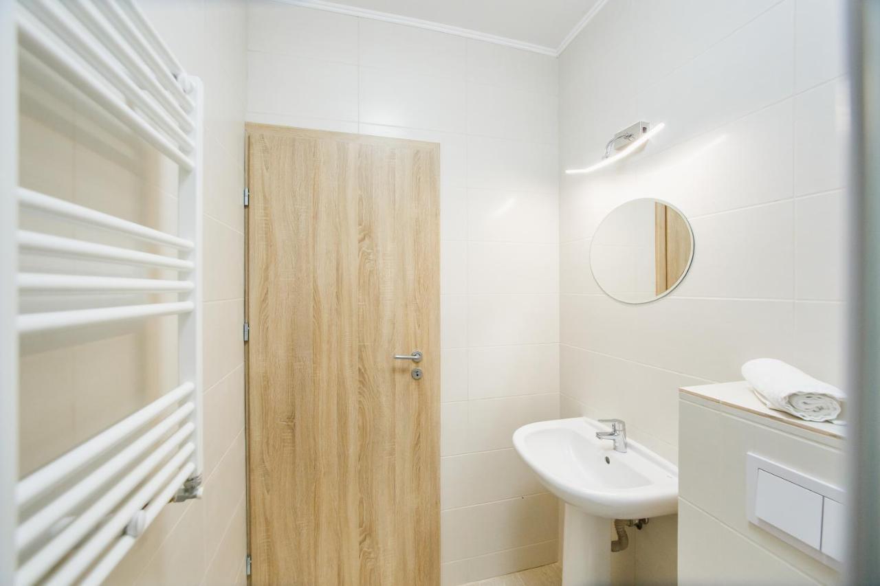 Elegant & Spacious - Central Apartment Oradea Luaran gambar