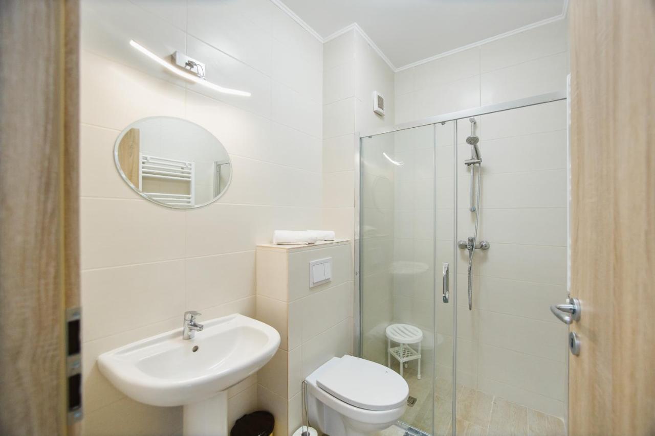 Elegant & Spacious - Central Apartment Oradea Luaran gambar