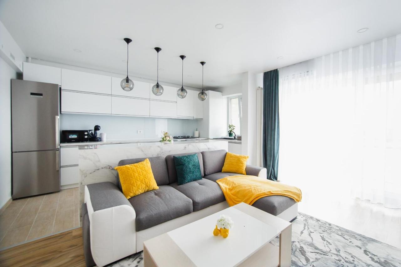 Elegant & Spacious - Central Apartment Oradea Luaran gambar