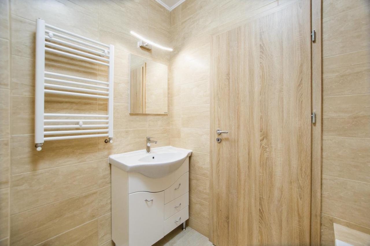 Elegant & Spacious - Central Apartment Oradea Luaran gambar