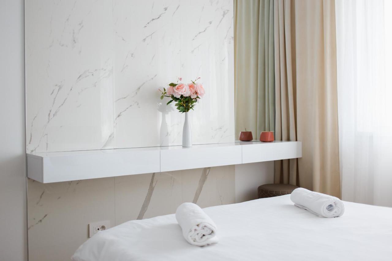 Elegant & Spacious - Central Apartment Oradea Luaran gambar